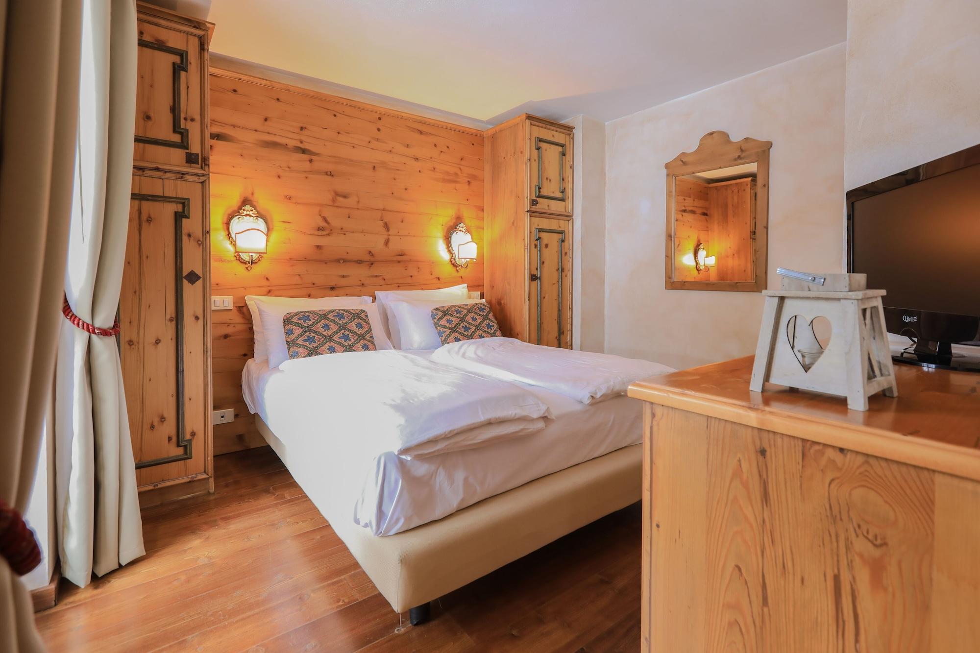 Hotel Perla Мадонна-ді-Кампільйо Екстер'єр фото