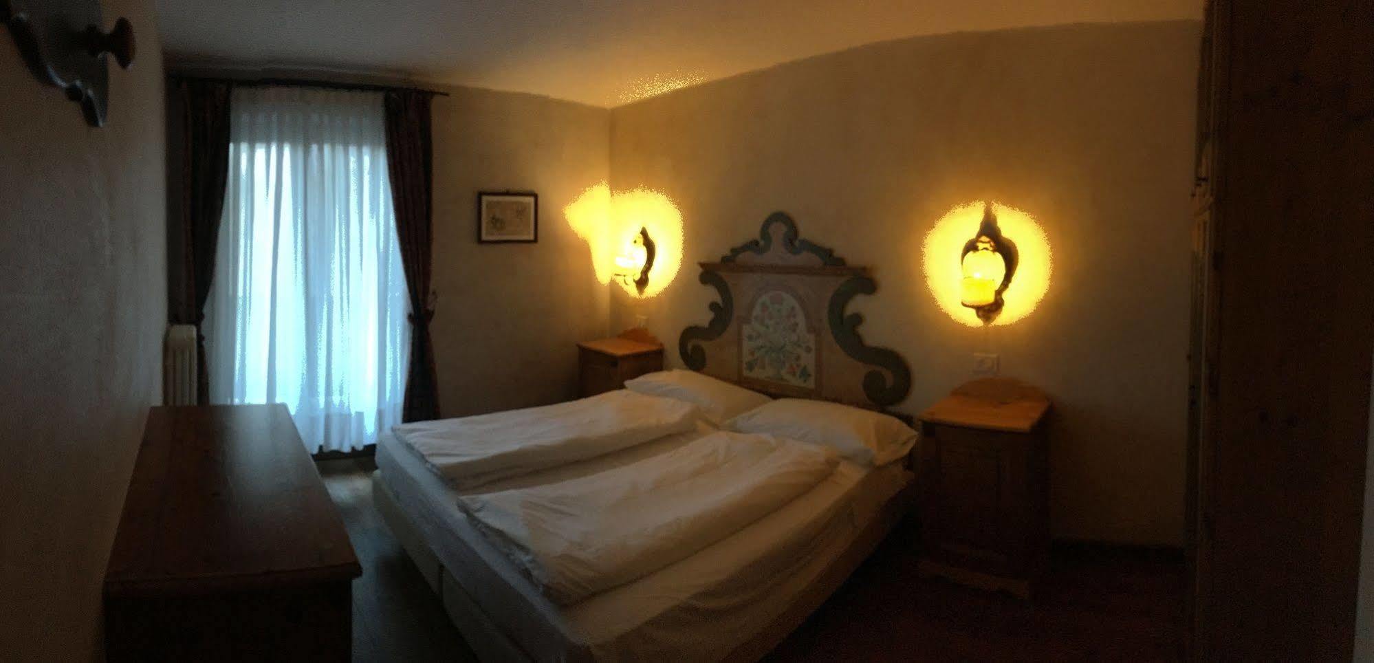 Hotel Perla Мадонна-ді-Кампільйо Екстер'єр фото