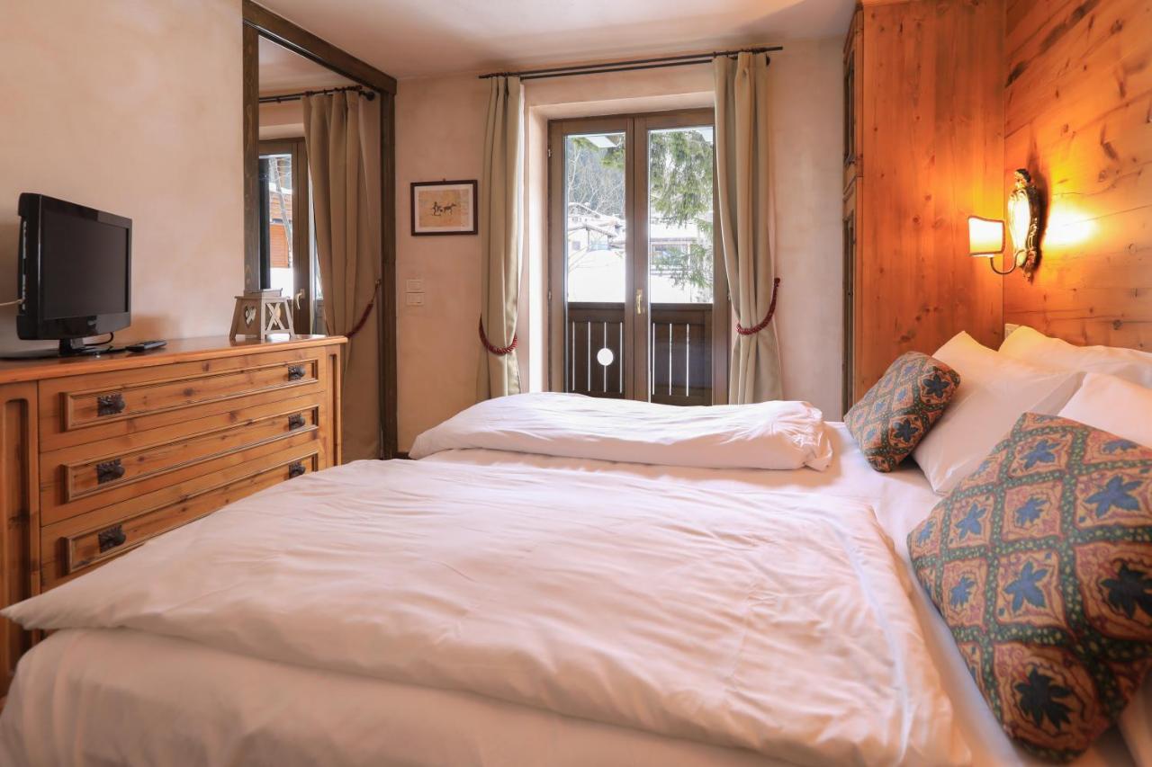 Hotel Perla Мадонна-ді-Кампільйо Екстер'єр фото